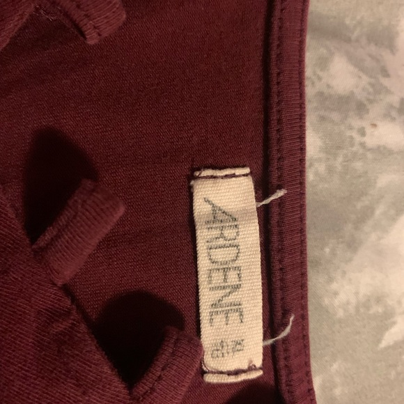 Red ish colour - Picture 3 of 3